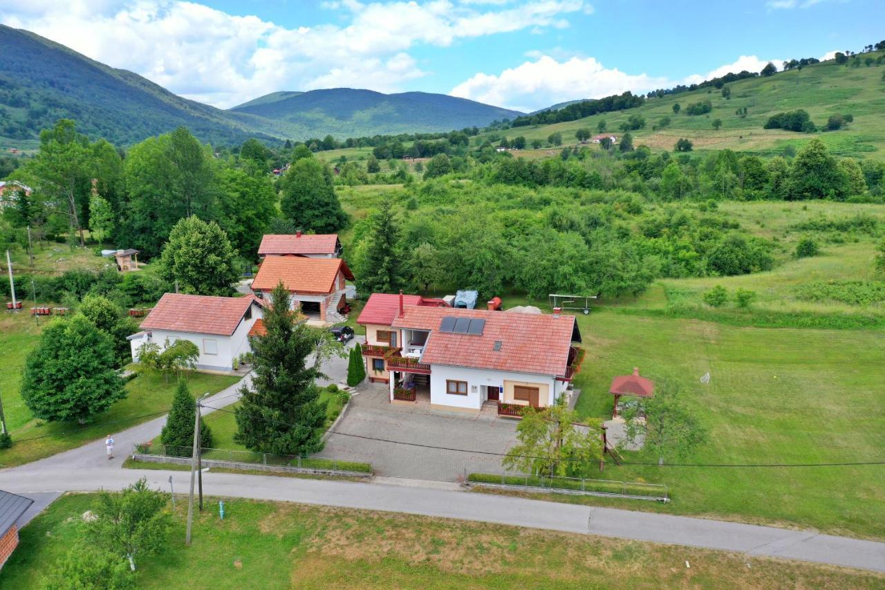 Guesthouse Ante Hodak Selište Drežničko Exterior foto